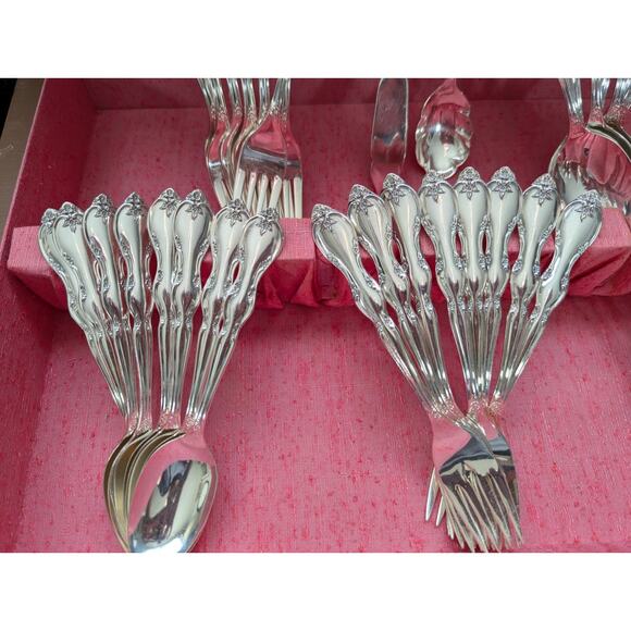 ANTIQUE/VINTAGE WM. ROGERS JULIETTE SILVERPLATE  1953 SVC 8, 50 PIECES! - Picture 8 of 15